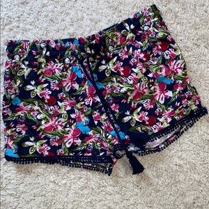Rewind Pom-Pom Hem Linen Shorts